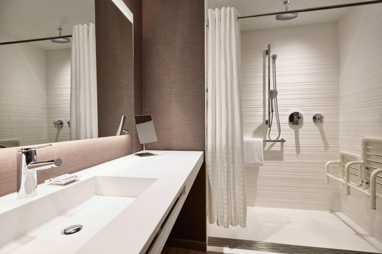 Ac Hotel By Marriott Atlanta Perimeter Дънууди Екстериор снимка